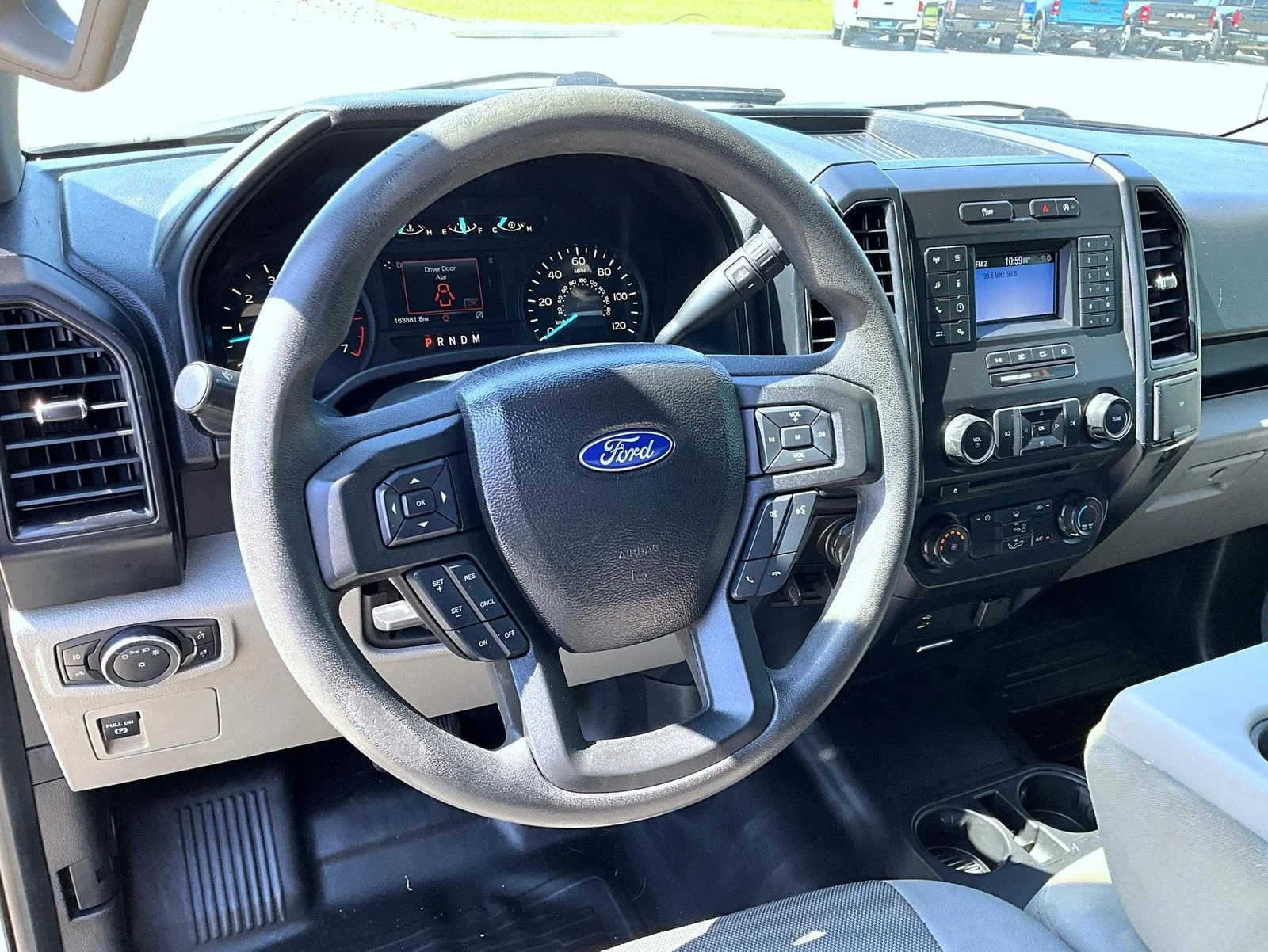 Used 2018 White Ford XL image 11