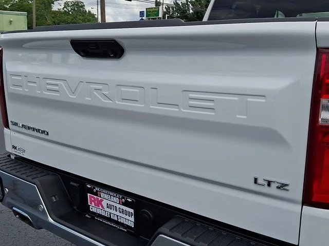 Used 2022 White Chevrolet LTZ image 32