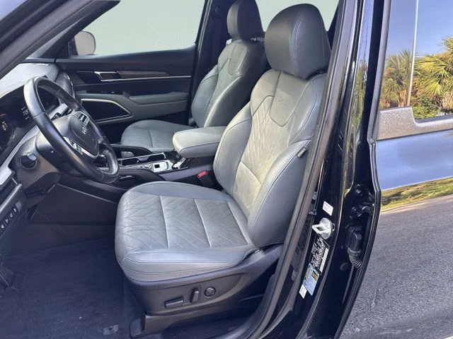 Used 2023 Black Kia EX X-Line image 24