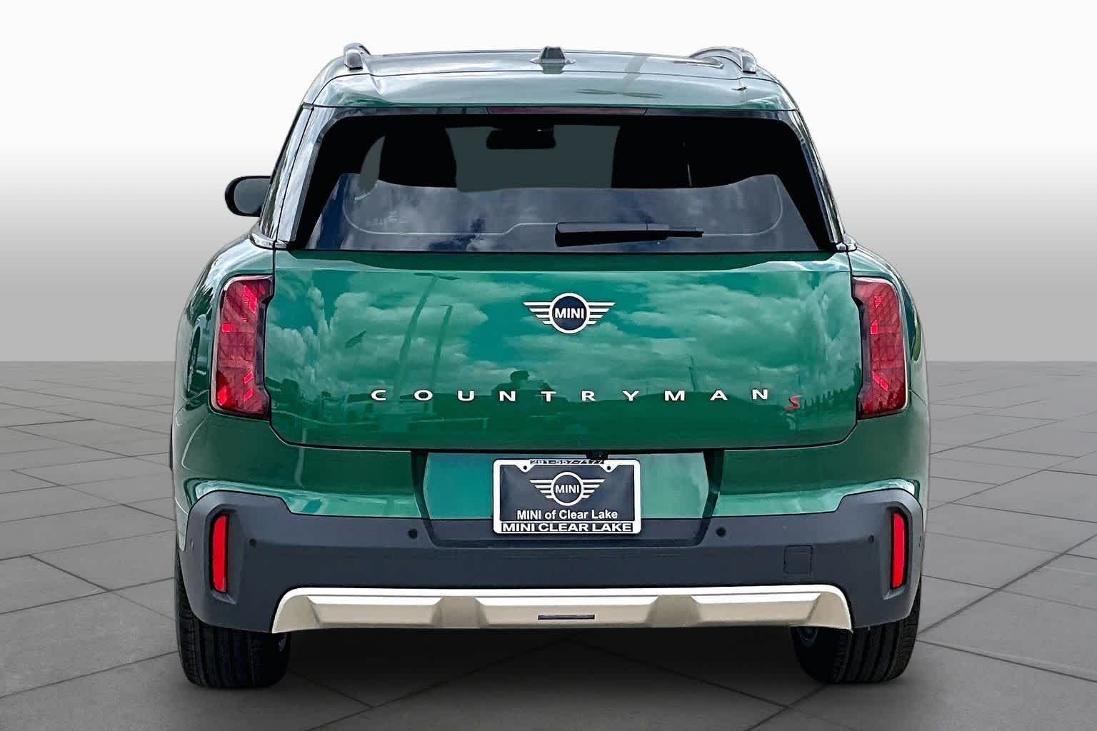 New 2026 British Racing Green IV Metallic MINI Signature Plus image 4