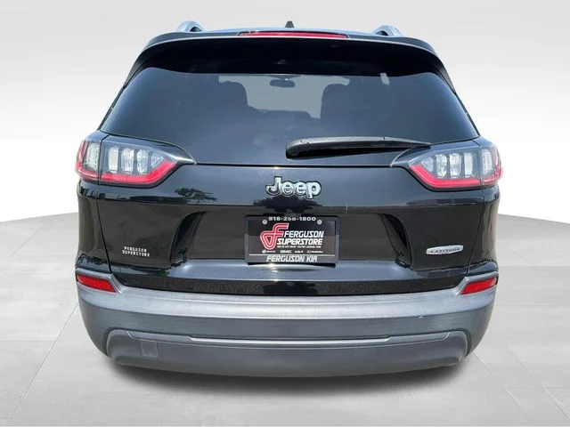 Used 2019 Black Jeep Latitude Plus image 6