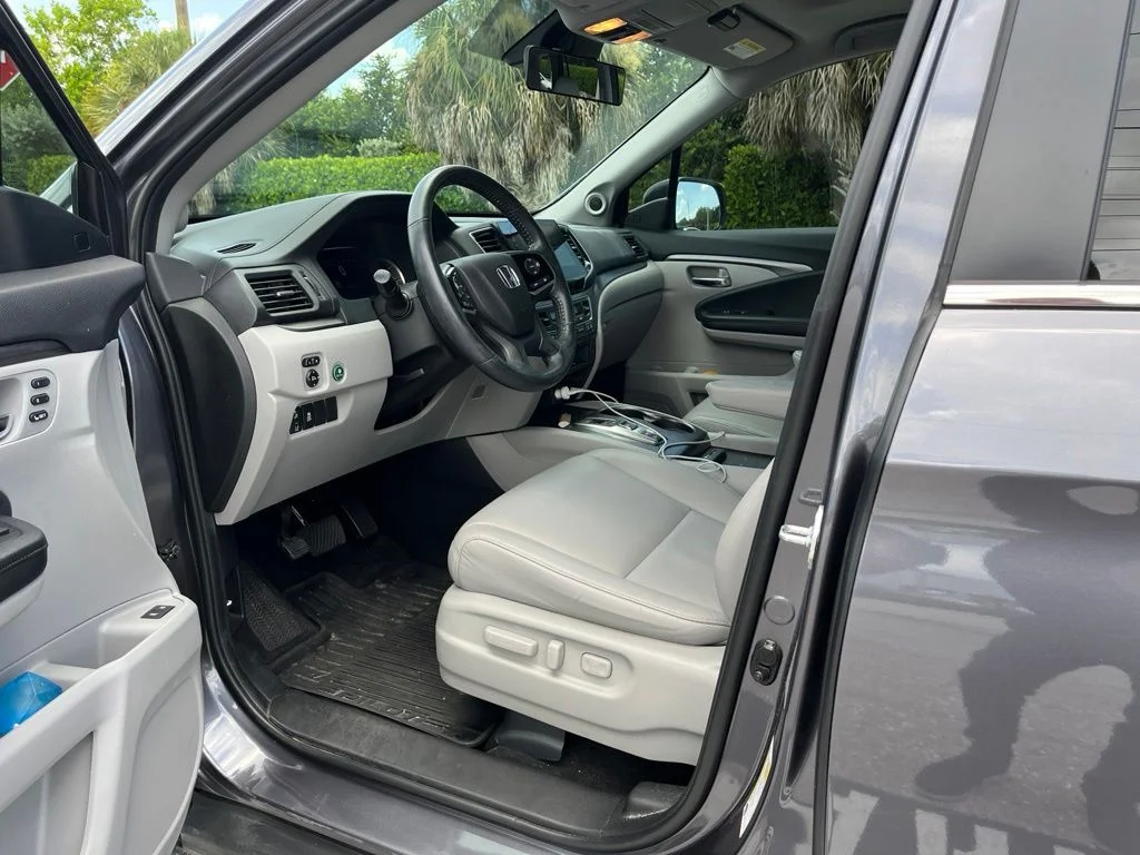 Used 2022 Modern Steel Metallic Honda EX-L image 11