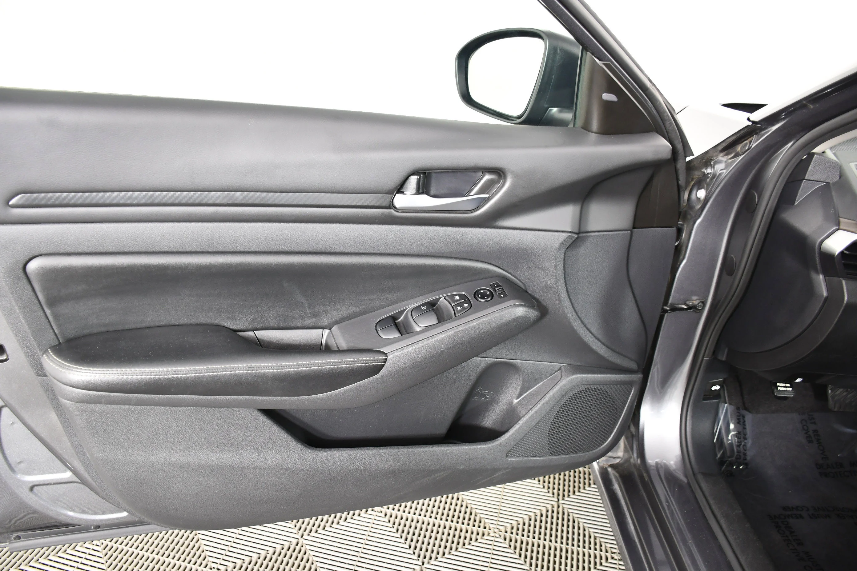 Used 2024 Gun Metallic Nissan 2.5 SV image 35