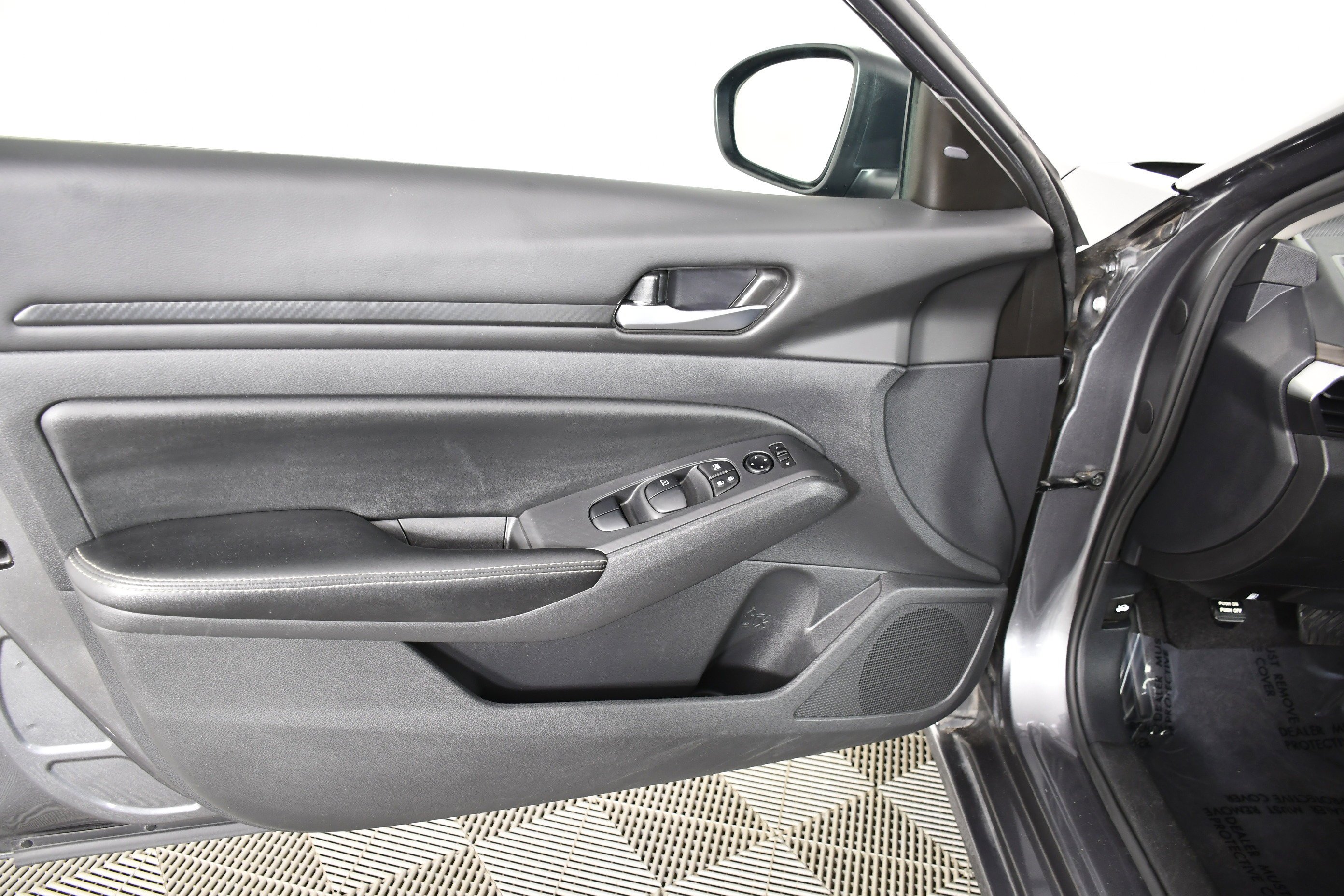 Used 2024 Gun Metallic Nissan 2.5 SV image 35