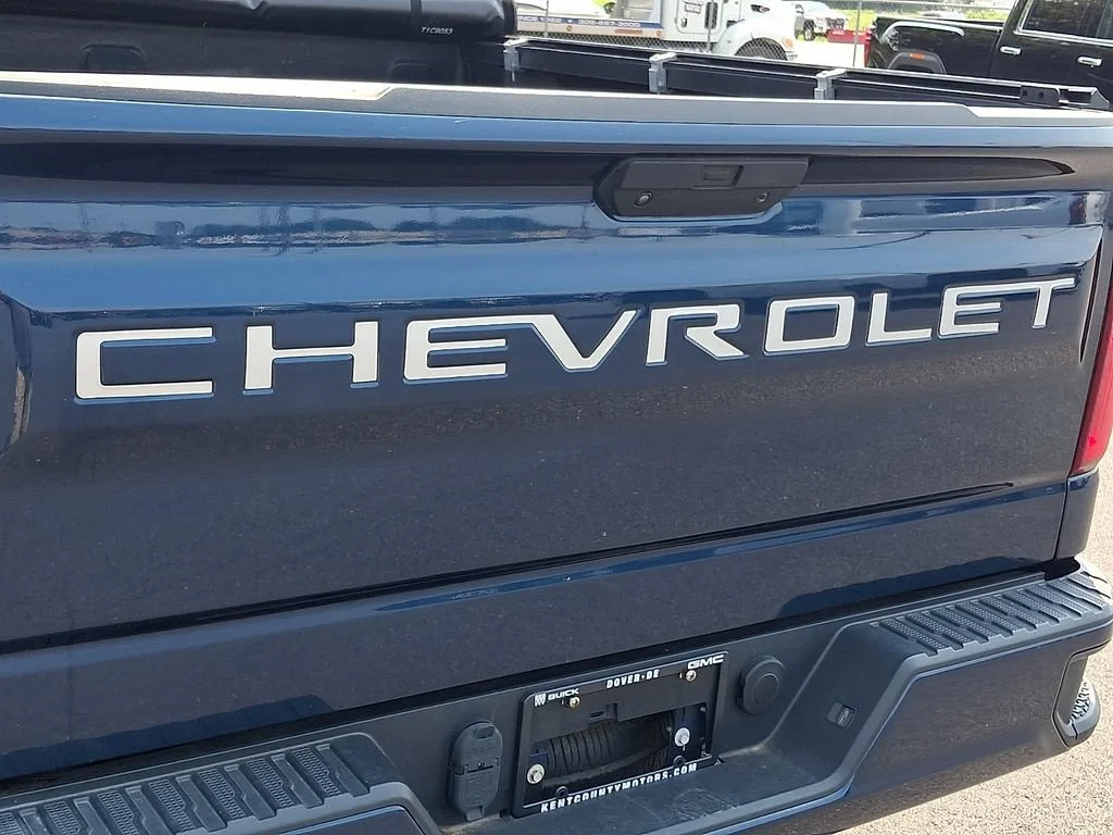 Used 2019 NORTHSKY BLUE METALLIC Chevrolet Custom image 31