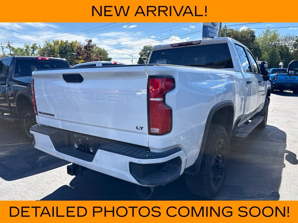 Used 2024 Summit White Chevrolet LT image 4