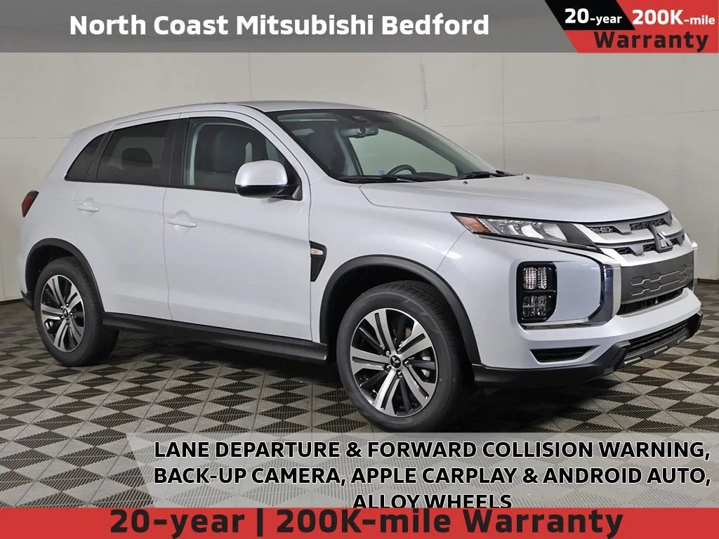 New 2027 White Mitsubishi 2.0 ES AWC image 1