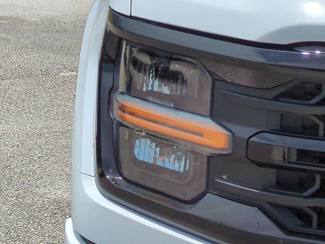 New 2026 Oxford White Ford XLT image 10