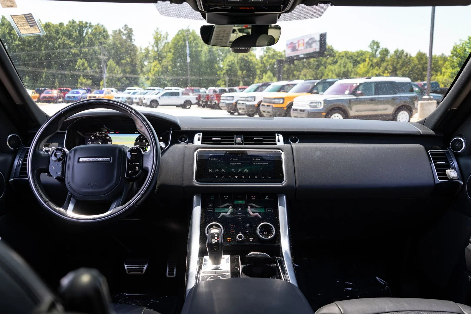 Used 2022 Black Land Rover HSE Silver Edition image 20