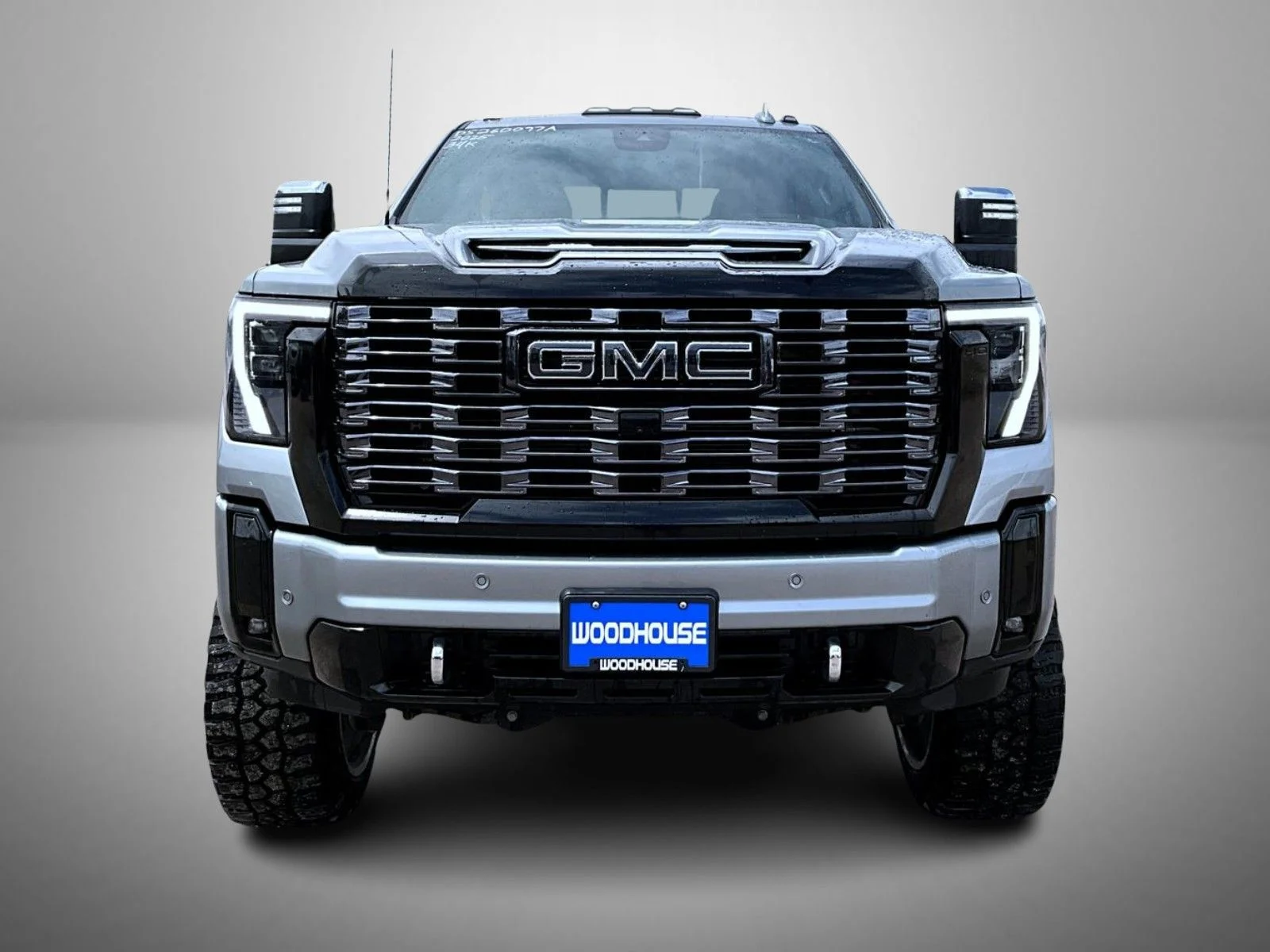 Used 2025 Silver GMC Denali Ultimate image 2