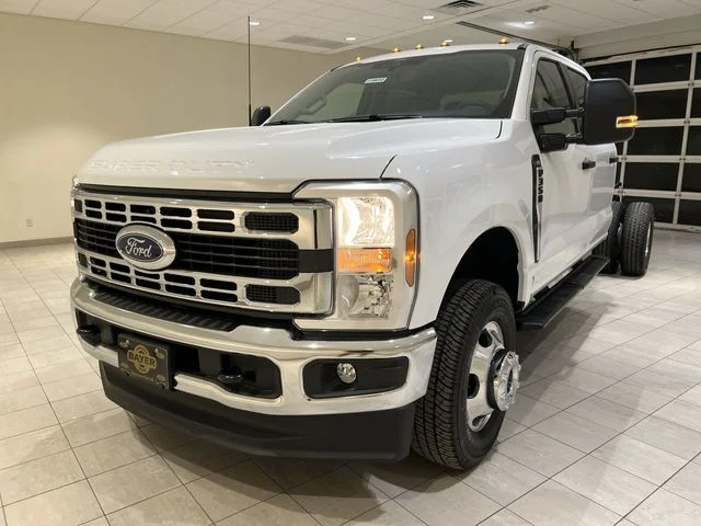 New 2026 White Ford XLT image 1