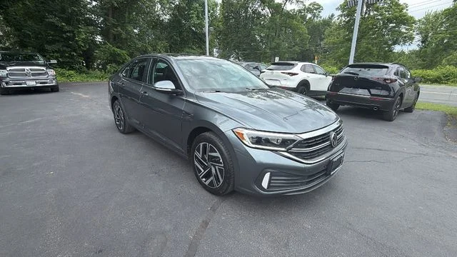 Used 2022 Gray Volkswagen 1.5T SEL image 3
