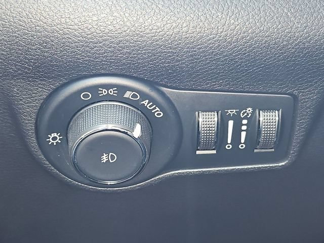 Used 2022 Blue Jeep Limited image 19