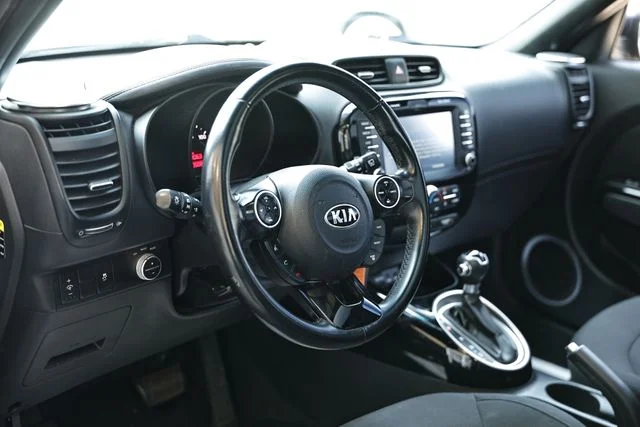 Used 2014 Fathom Blue Kia Exclaim image 18