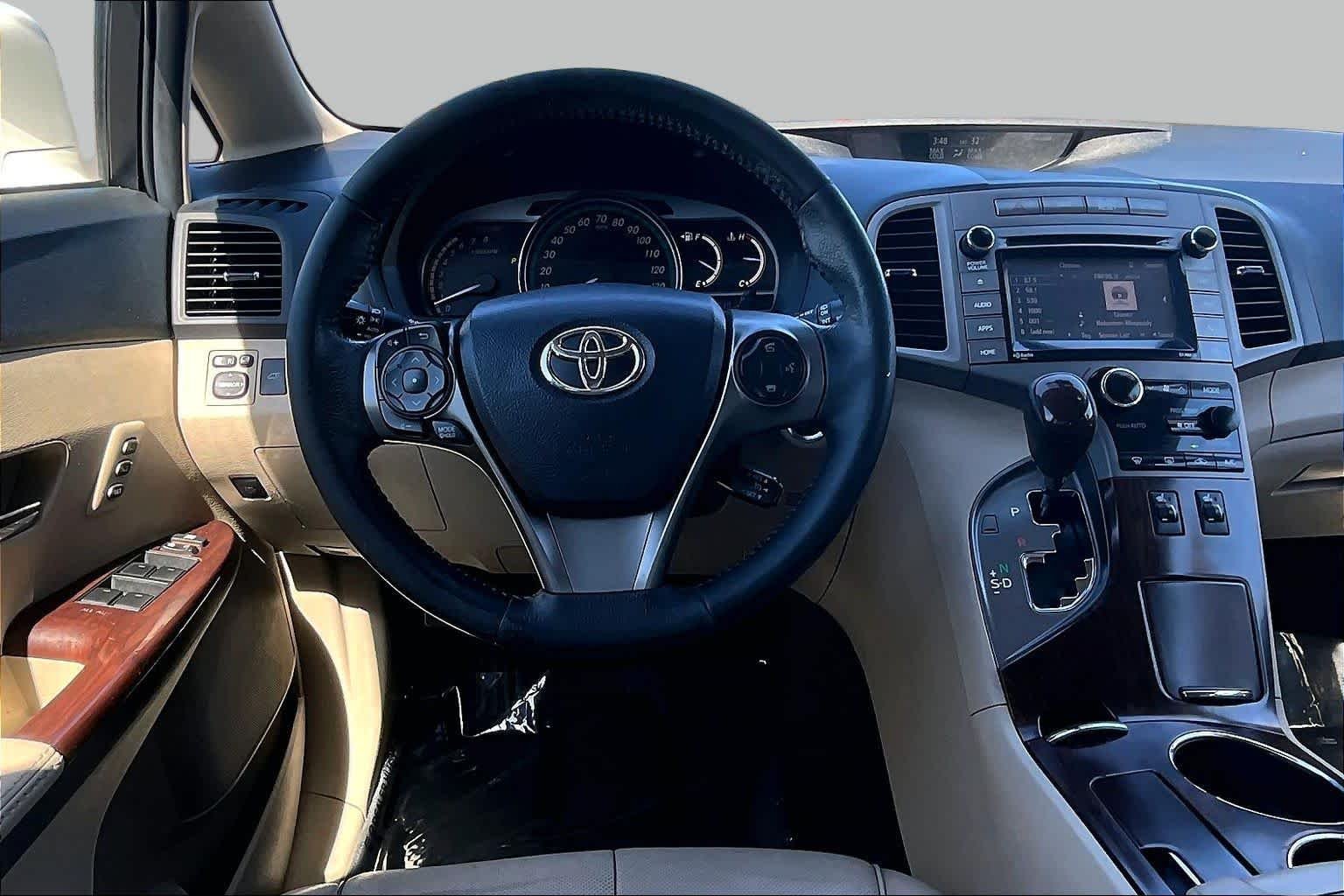 Used 2015 Blizzard Pearl Toyota XLE image 5