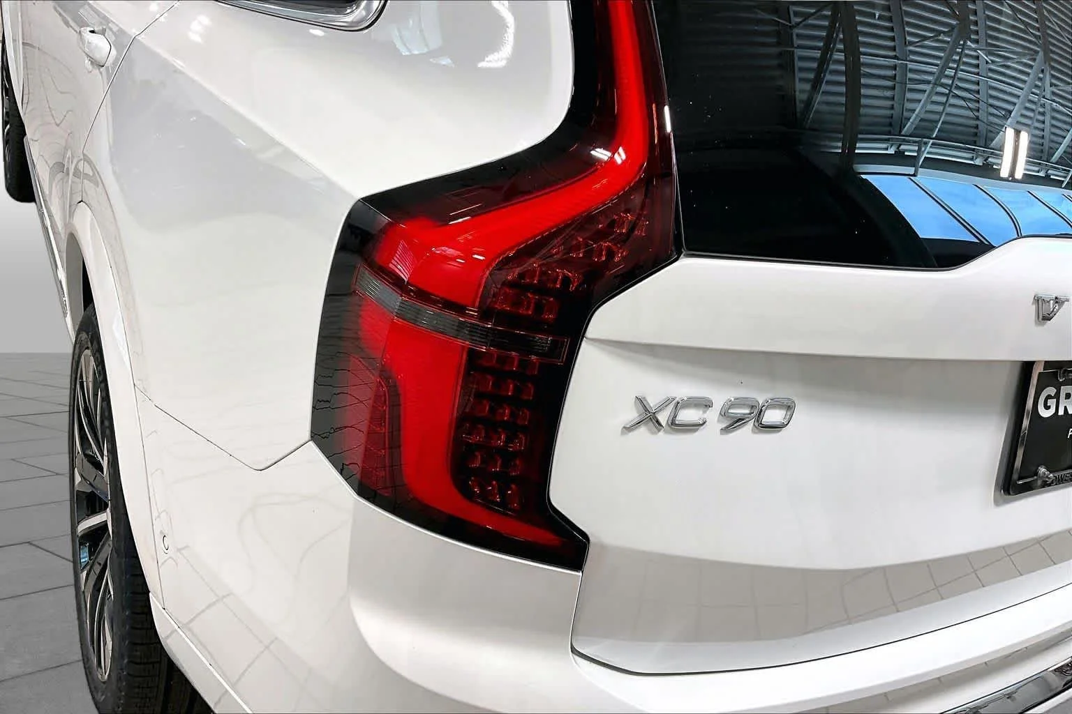 New 2026 Crystal White Volvo Ultra image 5