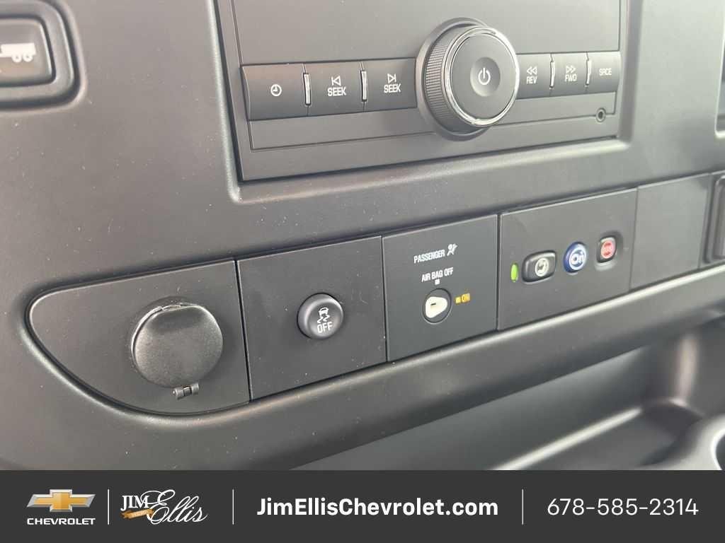 2025 Chevrolet Express Cargo Work Van - Photo 17