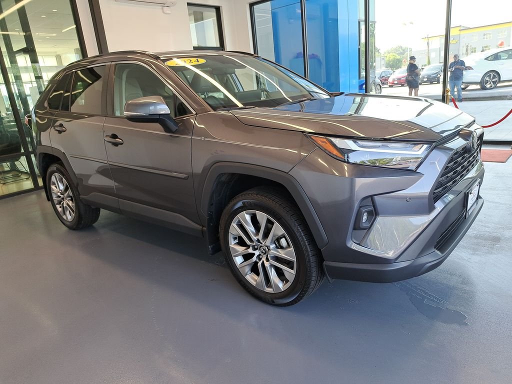 Used 2024 Gray Toyota XLE Premium image 8