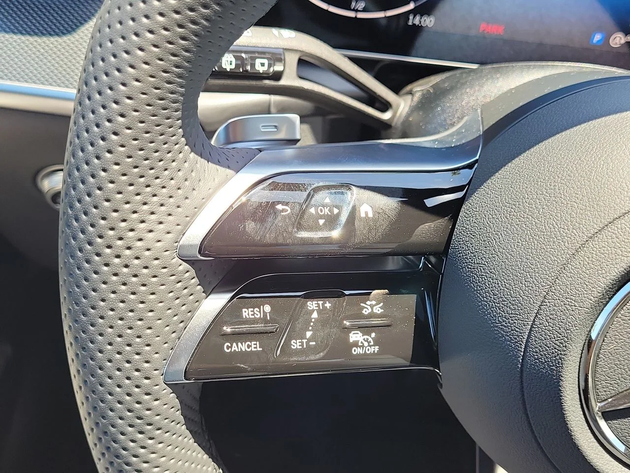 New 2027 Graphite Grey Metallic Mercedes-Benz GLC 300 image 29