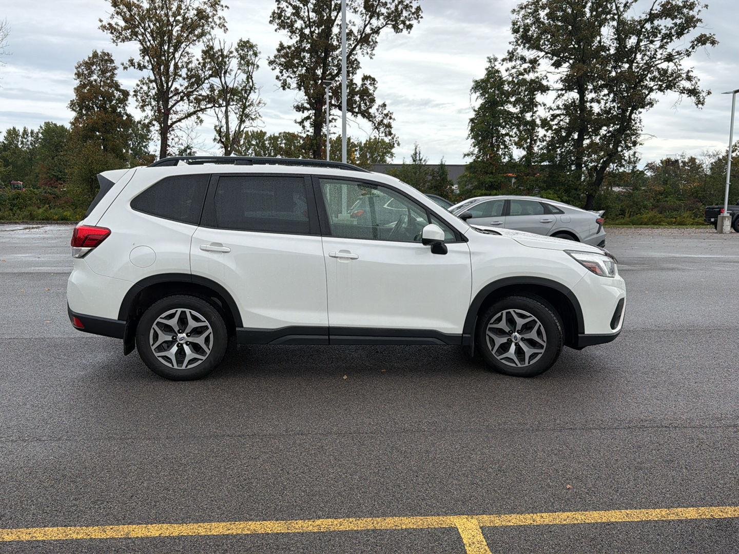 Used 2020 Crystal White Pearl Subaru Premium image 2