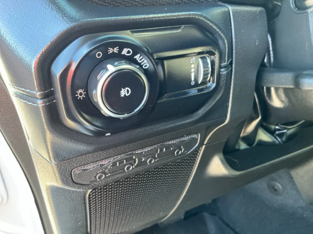 Used 2024 White Jeep Rubicon image 32