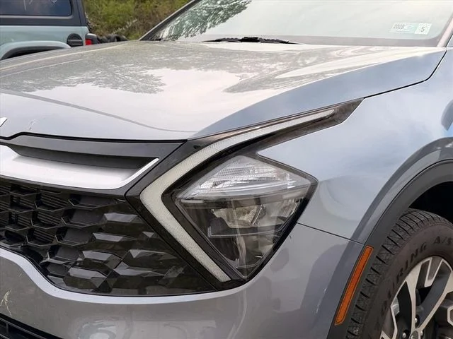 Used 2023 Silver Kia EX image 4