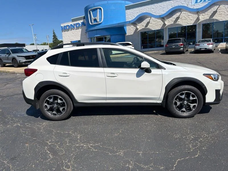 Used 2018 White Subaru 2.0i Premium image 8
