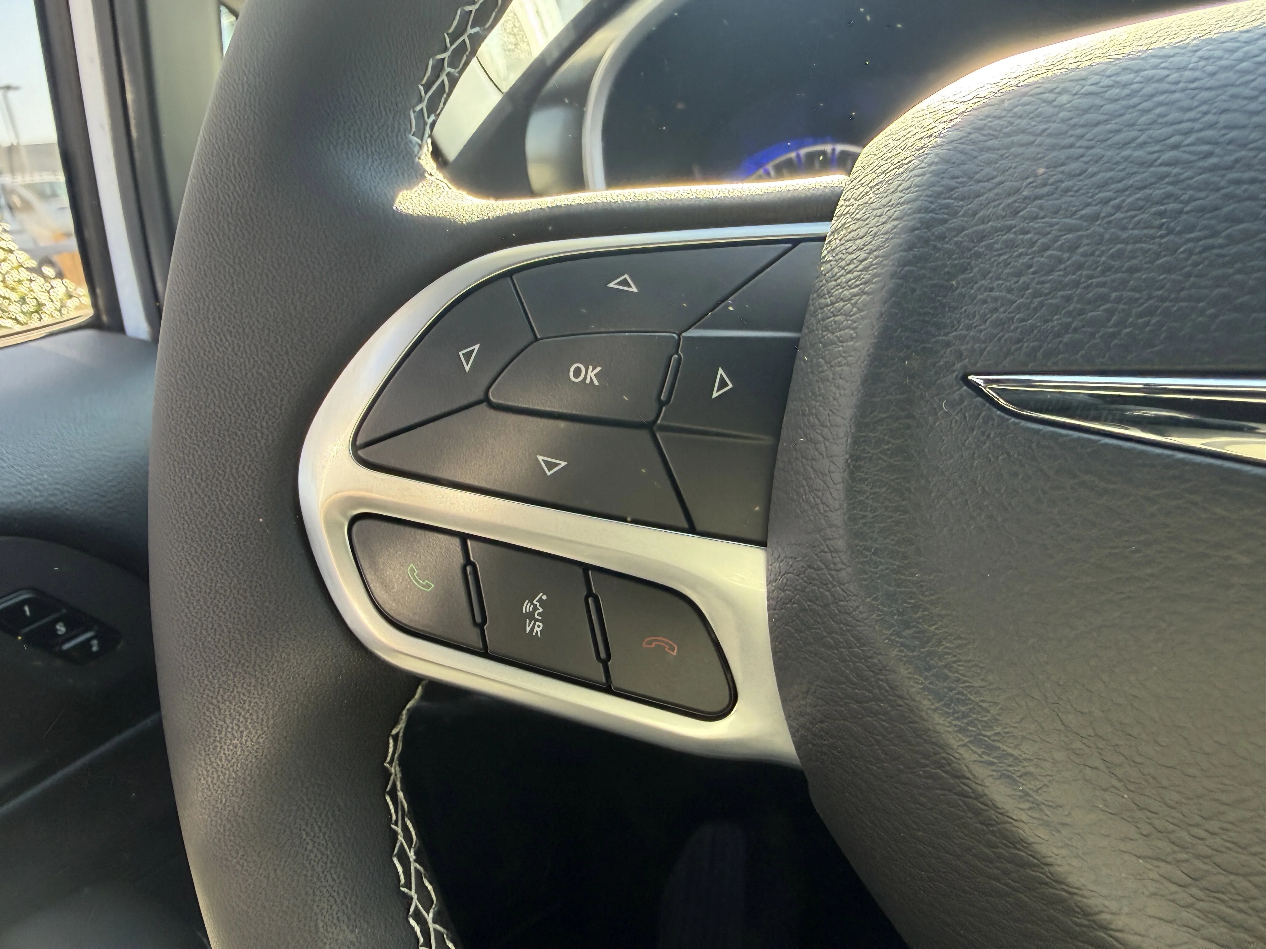 2026 Chrysler Pacifica Select - Photo 40
