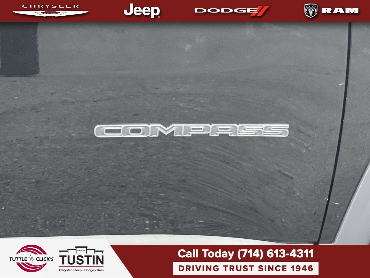 New 2026 Diamond Black Crystal Pearlcoat Jeep Latitude image 8
