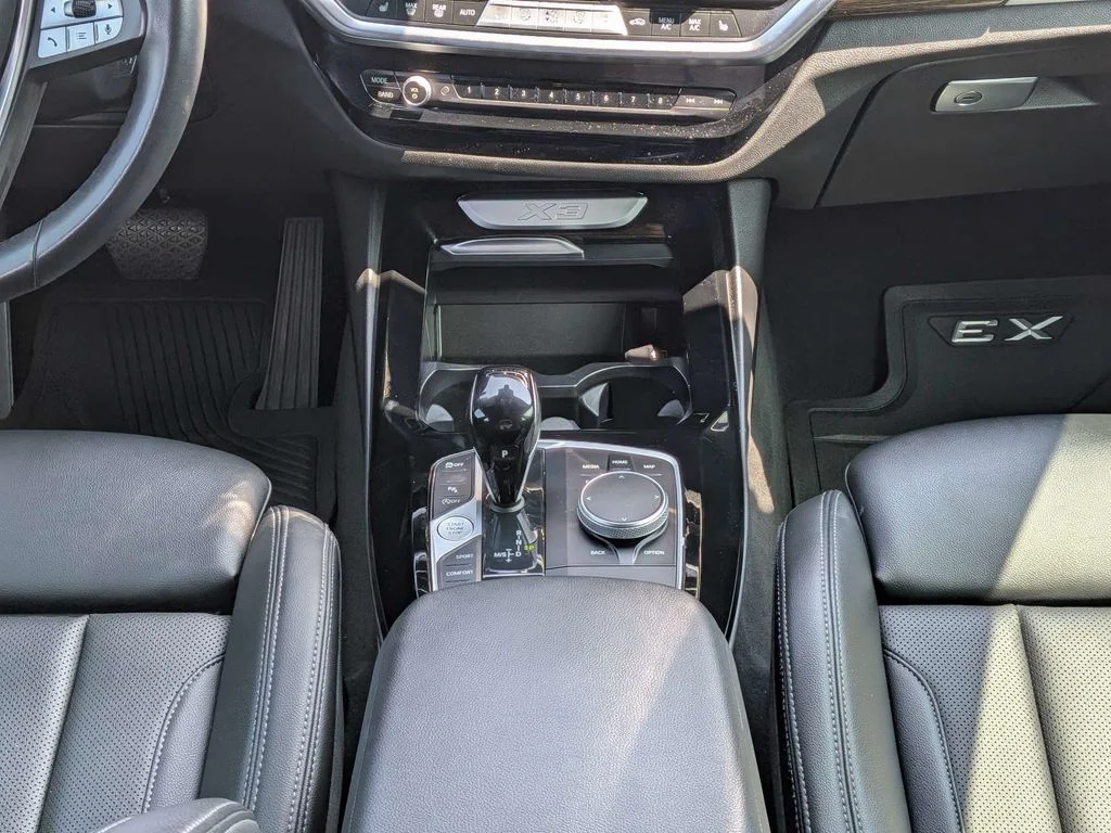 Used 2023 White BMW xDrive30i image 18