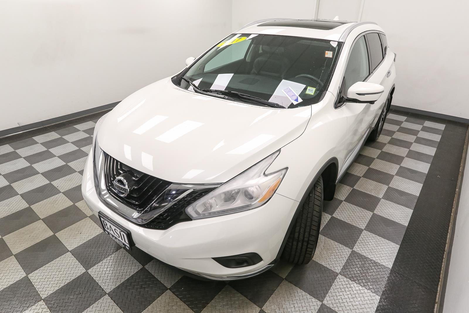 Used 2017 Pearl White Nissan SL image 6