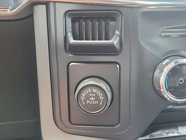 New 2026 Silver Metallic Ford Lariat image 29