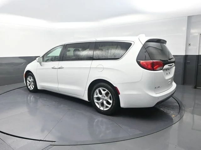 Used 2018 White Chrysler Touring Plus image 6