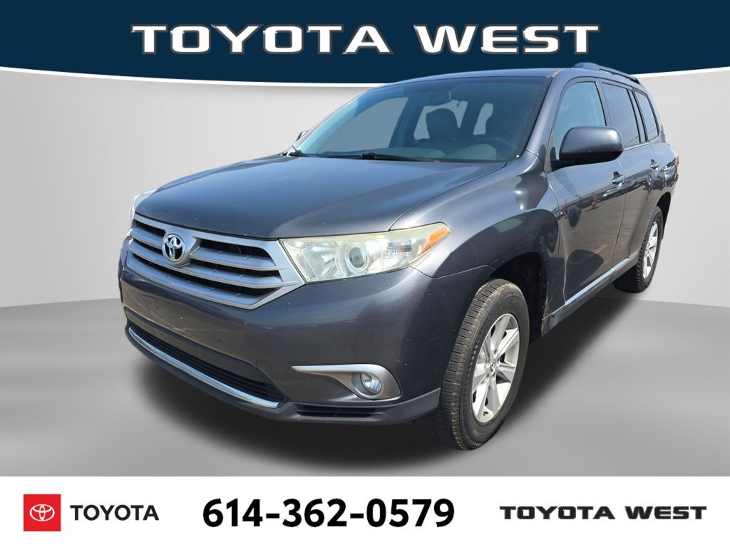 Used 2013 Gray Toyota SE image 3