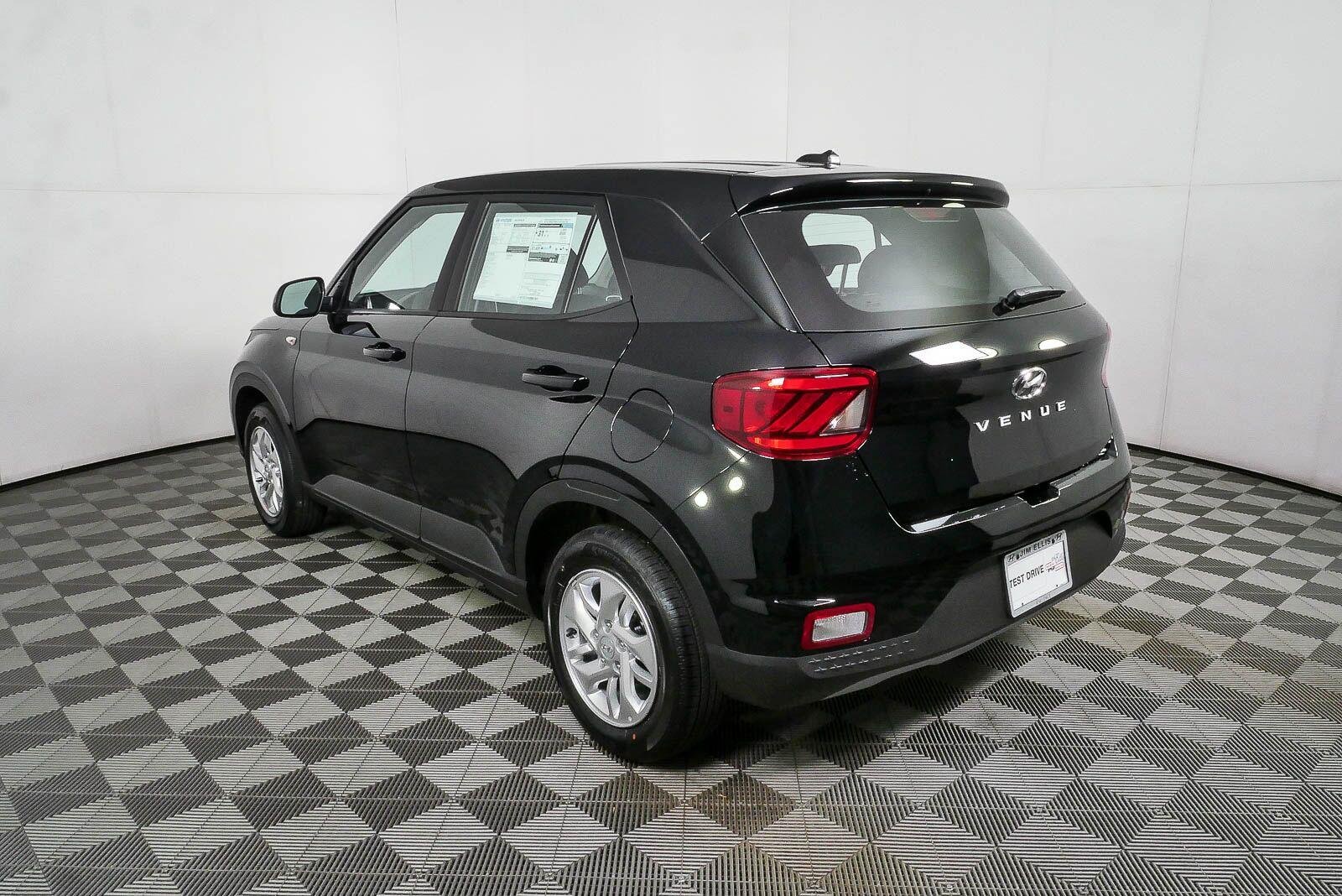 New 2026 Onyx Black Hyundai SE image 26
