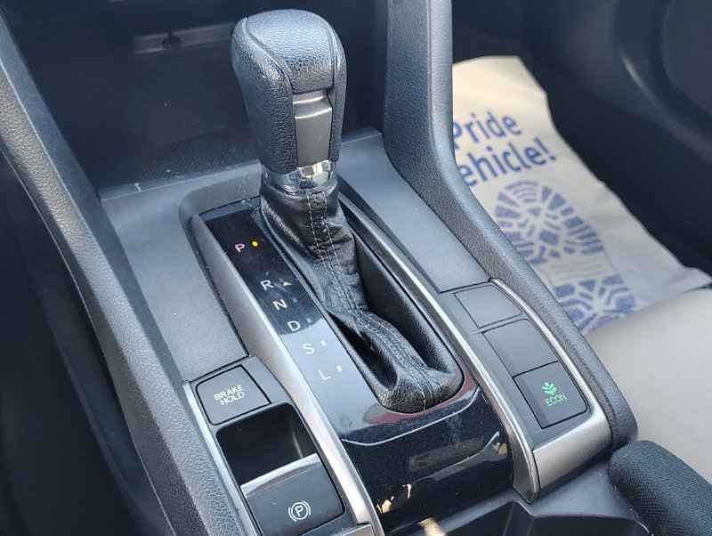Used 2018  Honda EX image 32
