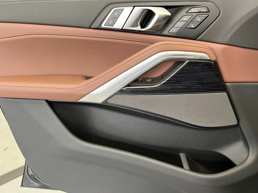 New 2027 Black Sapphire Metallic BMW xDrive40i image 21