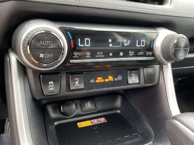 Used 2024  Toyota XLE Premium image 14