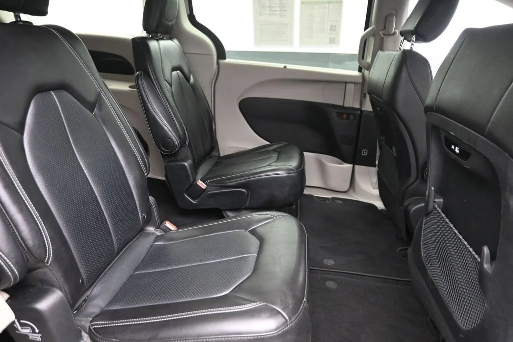 Used 2024 White Chrysler Touring L image 11