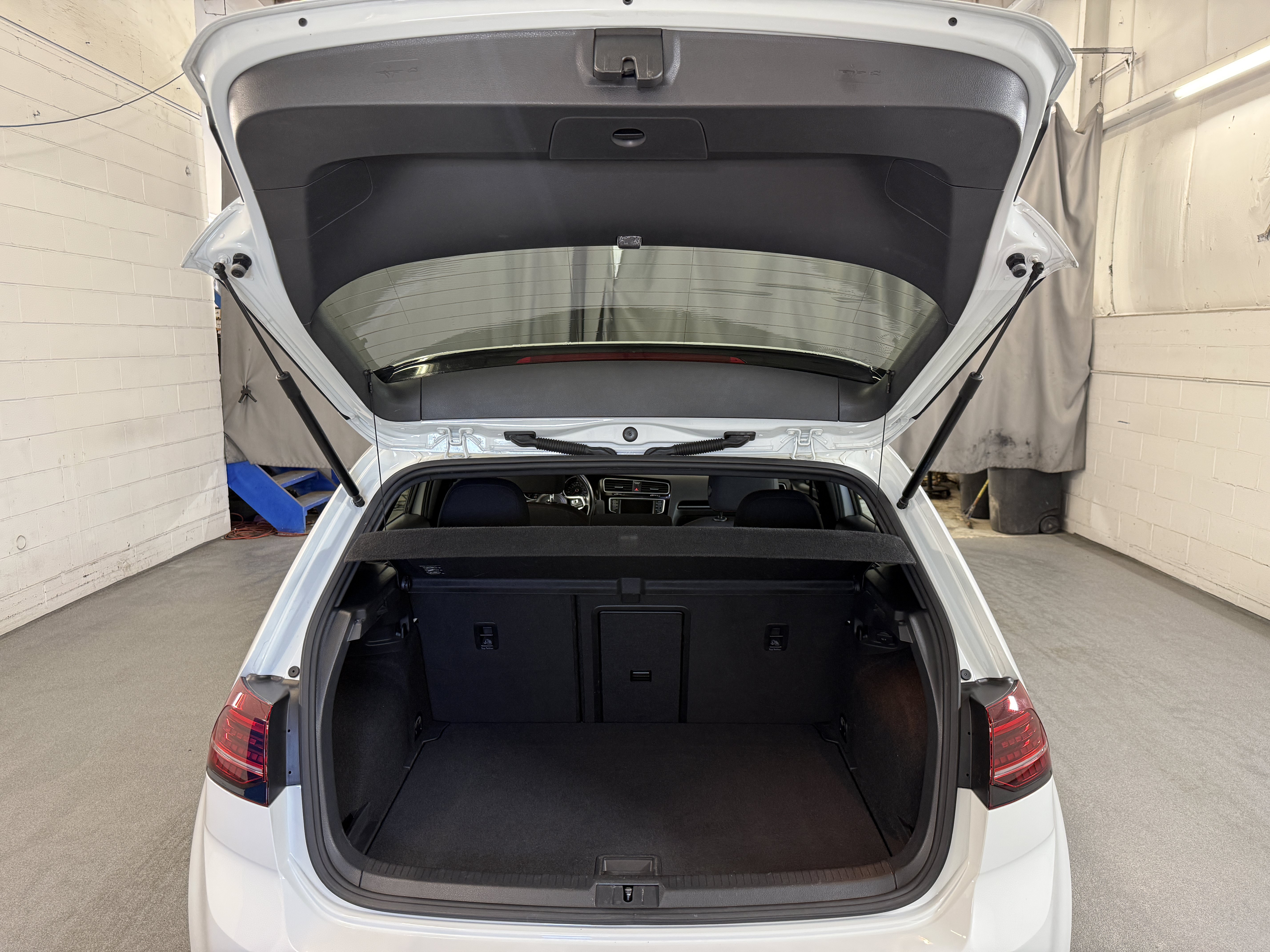 Used 2017 Pure White Volkswagen Sport image 8