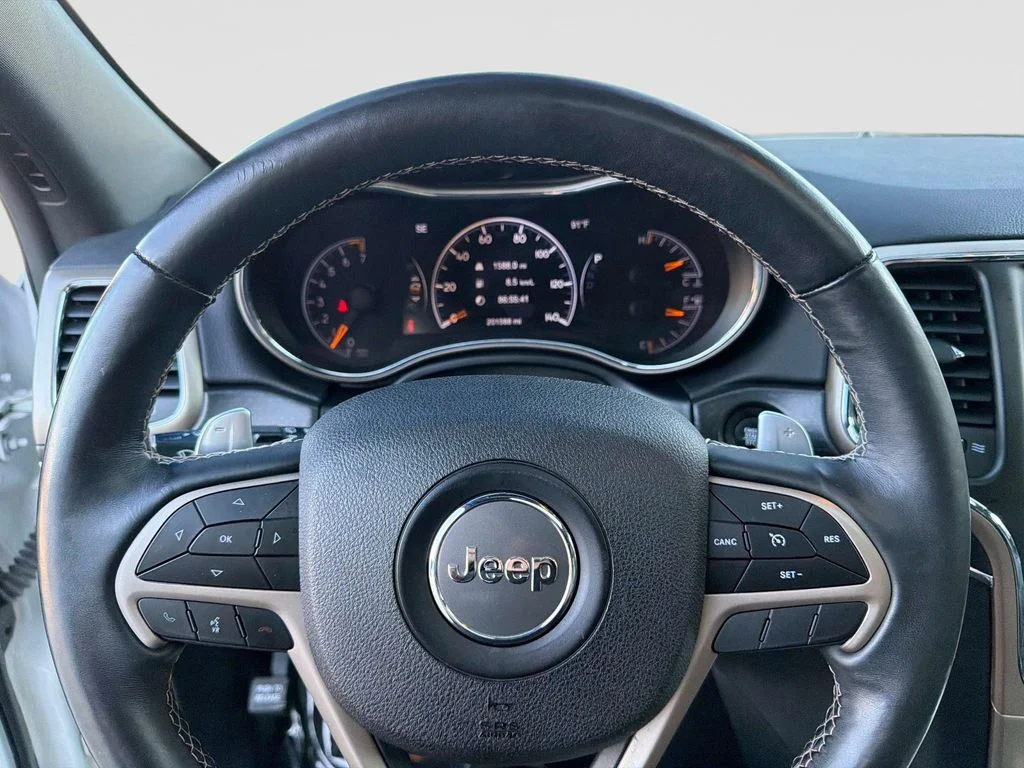 Used 2017 White Jeep Limited image 25