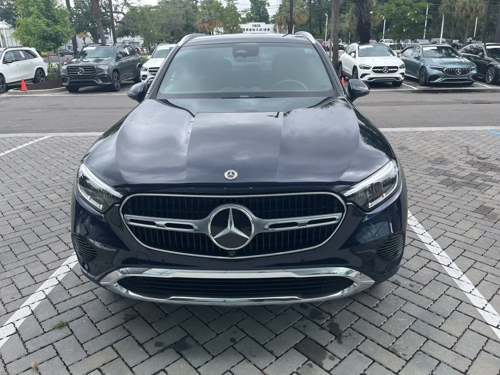 Used 2024 Nautical Blue Metallic Mercedes-Benz GLC 300 image 3