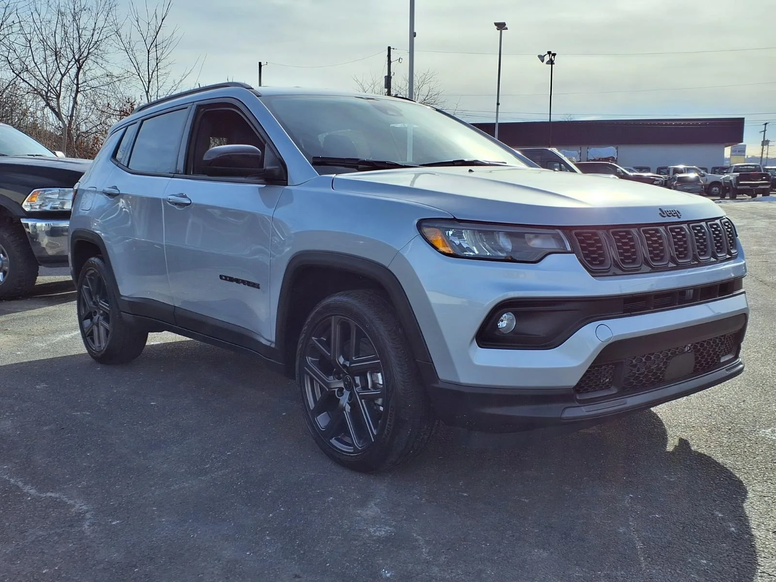 New 2026 Silver Zynith Metallic Clearcoat Jeep Latitude image 1