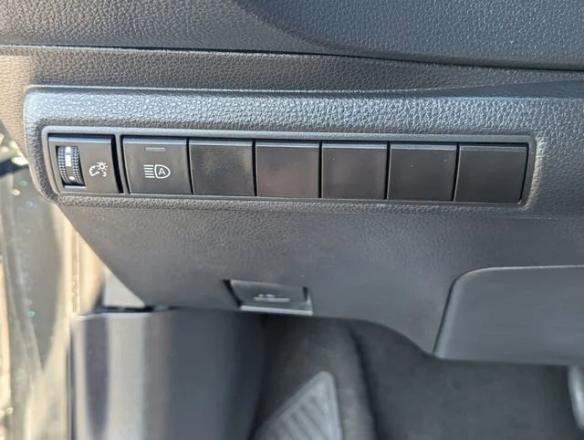 2024 Toyota Corolla LE - Photo 12