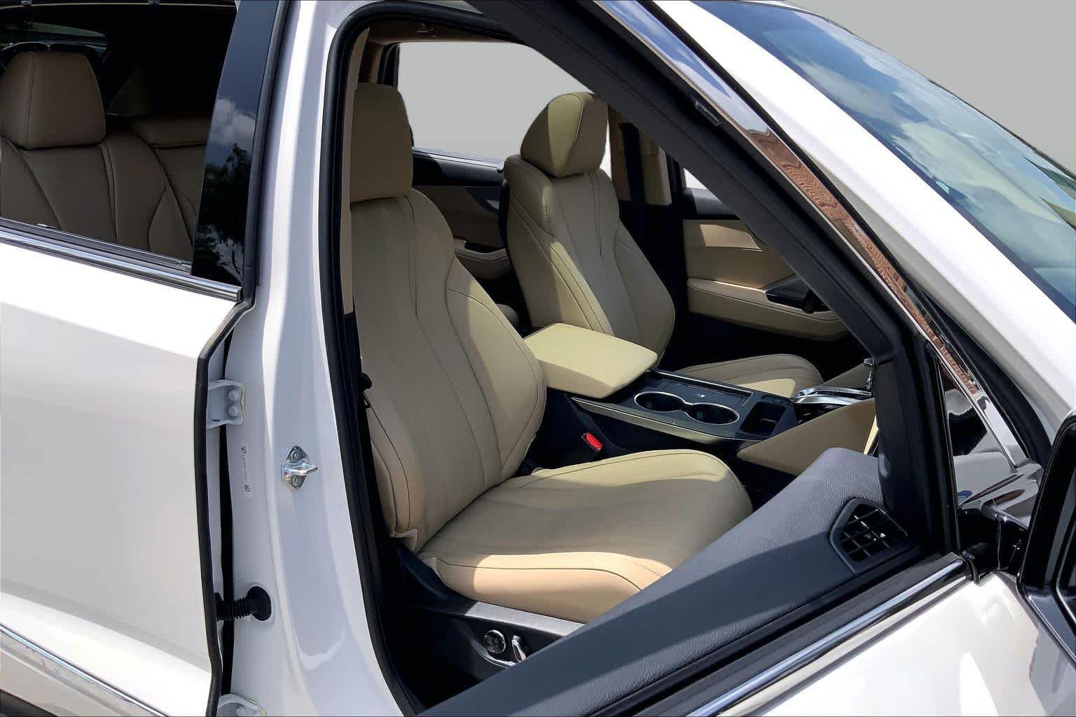 Used 2026 Platinum White Pearl Acura w/Technology Package image 9