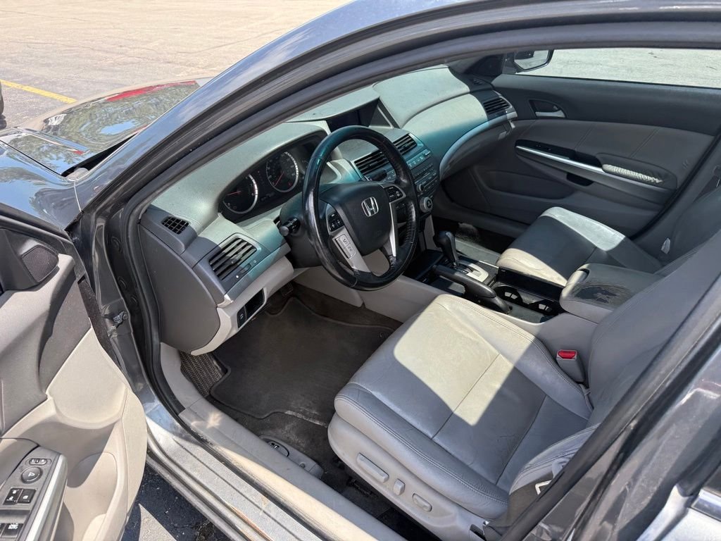 Used 2010 Polished Metal Metallic Honda EX-L image 7