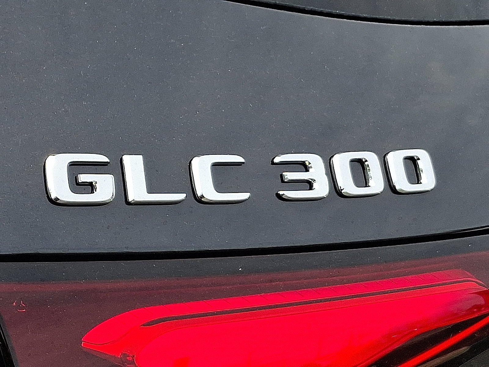 Certified Used 2026 Graphite Grey Metallic Mercedes-Benz GLC 300 image 15