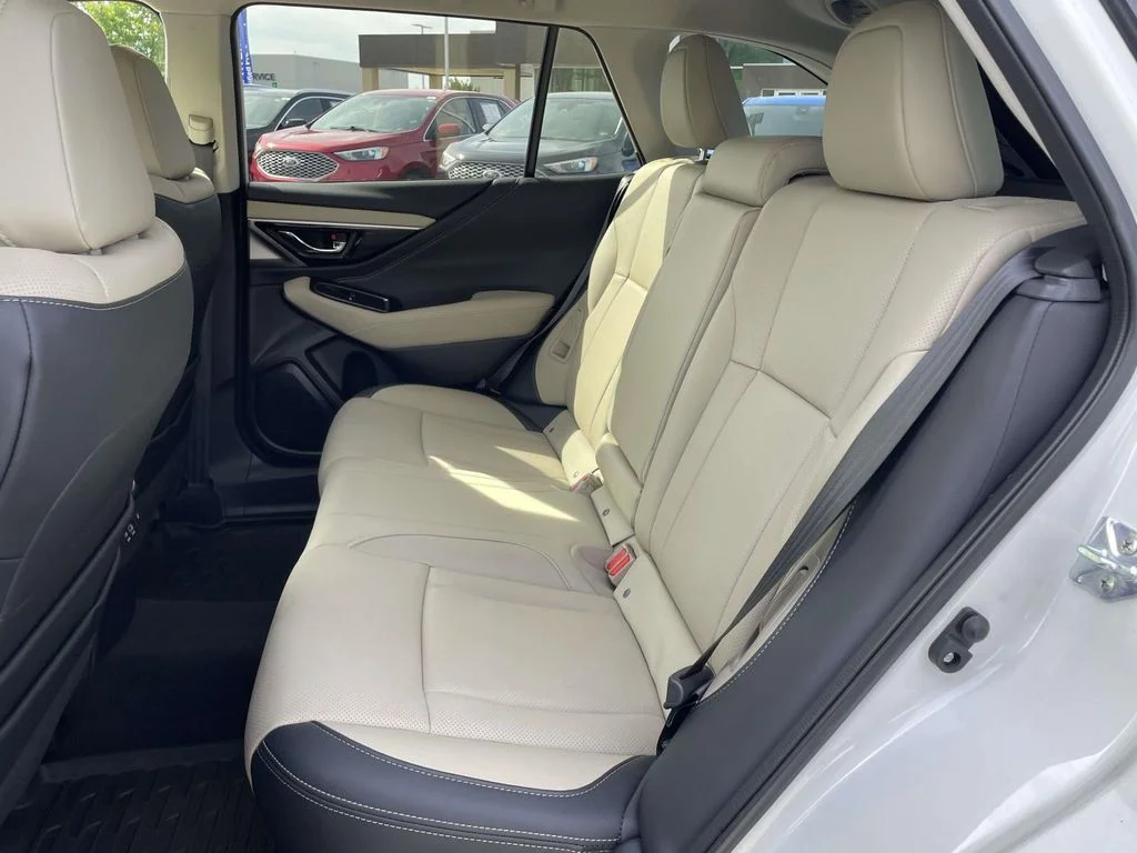 Certified Used 2025 Crystal White Pearl Subaru Limited image 3