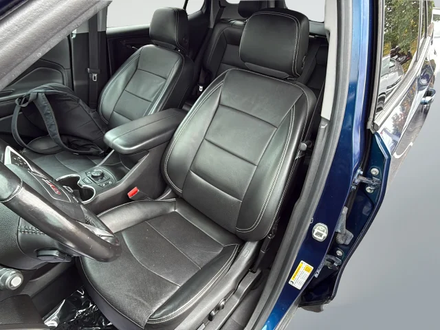 Used 2022 Blue GMC SLT image 10