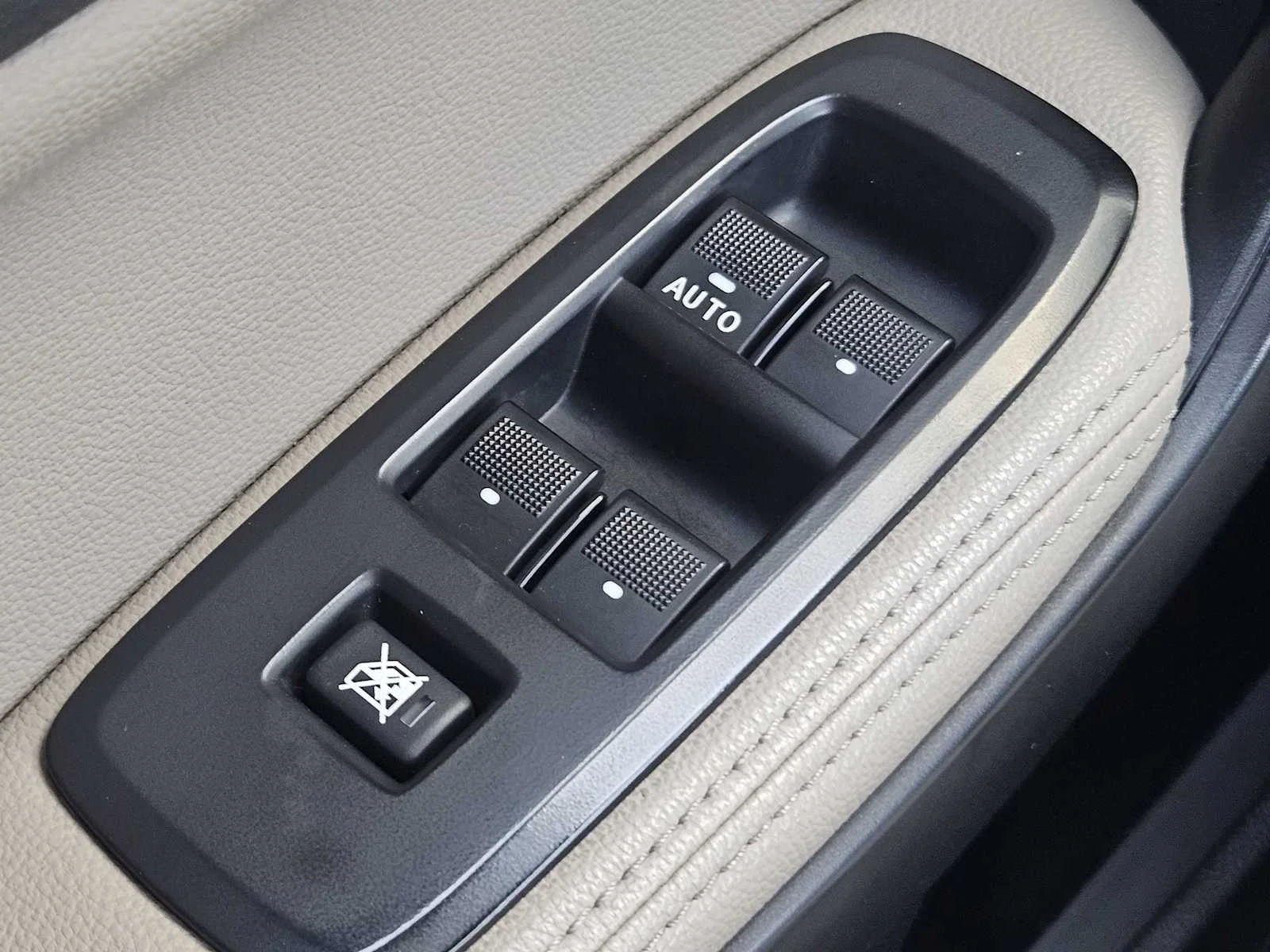 Used 2019 Shadow Black Ford LARIAT image 19